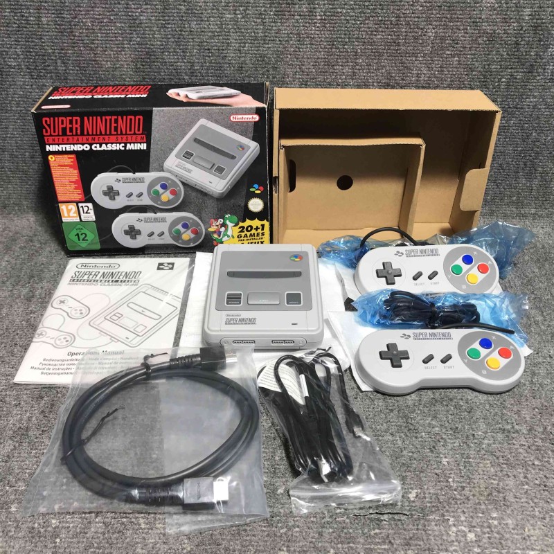 CONSOLA SUPER NINTENDO CLASSIC MINI CON CAJA E INSTRUCCIONES SNES