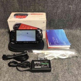 CONSOLA SONY PSP 3004 CON CAJA E INSTRUCCIONES