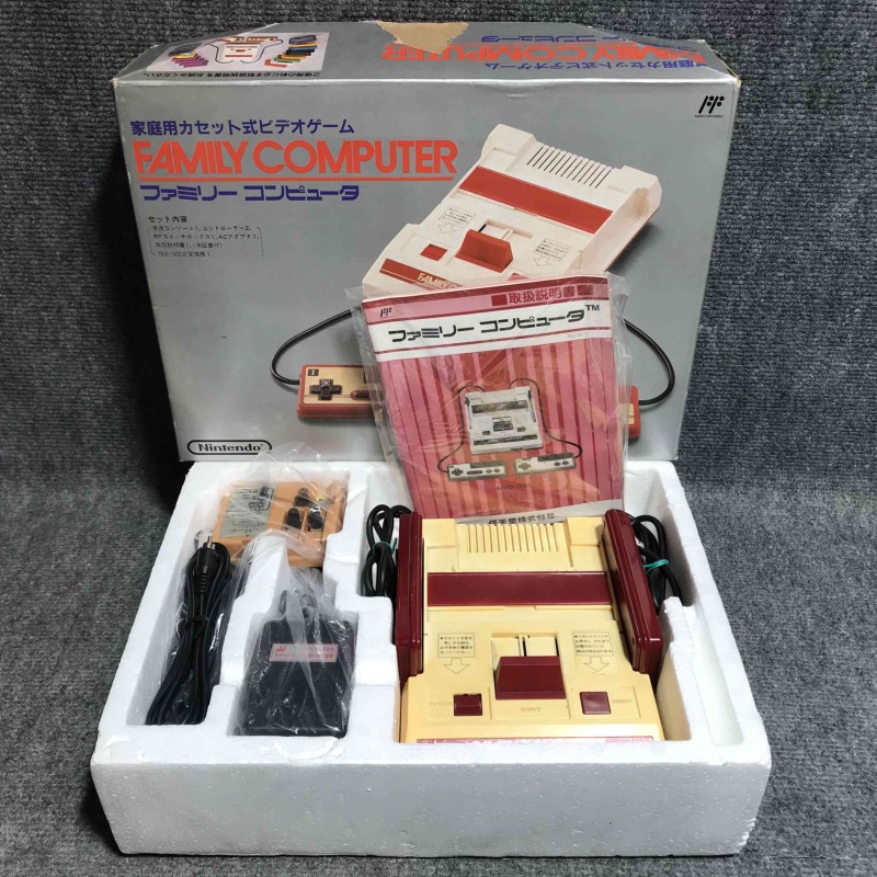 CONSOLA NINTENDO FAMICOM CON CAJA E INSTRUCCIONES NES
