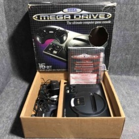 CONSOLA SEGA MEGA DRIVE CON CAJA E INSTRUCCIONES