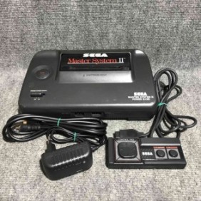 CONSOLA SEGA MASTER SYSTEM II ALEX KIDD+MANDO+RF+AC
