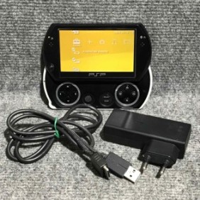 CONSOLA SONY PSP GO+CARGADOR