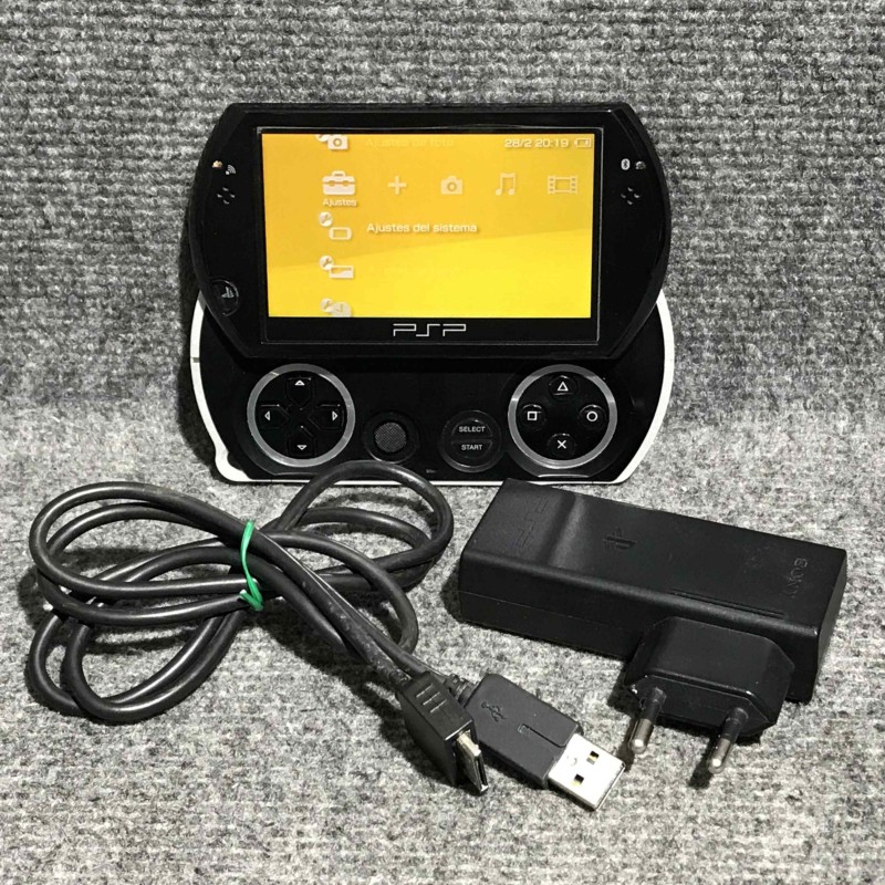 CONSOLA SONY PSP GO+CARGADOR