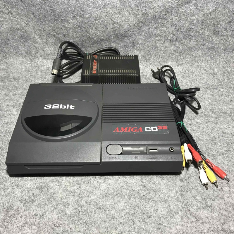 CONSOLA COMMODORE AMIGA CD32+AV+FUENTE COMPATIBLE